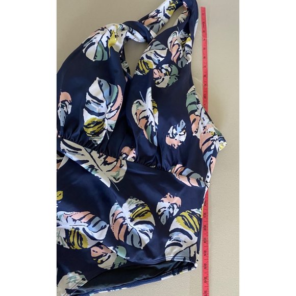 NEW Fortune Swimwear One Piece Deep V Cross Back Leaf Print Swimsuit XL Xlarge - Picture 5 of 7